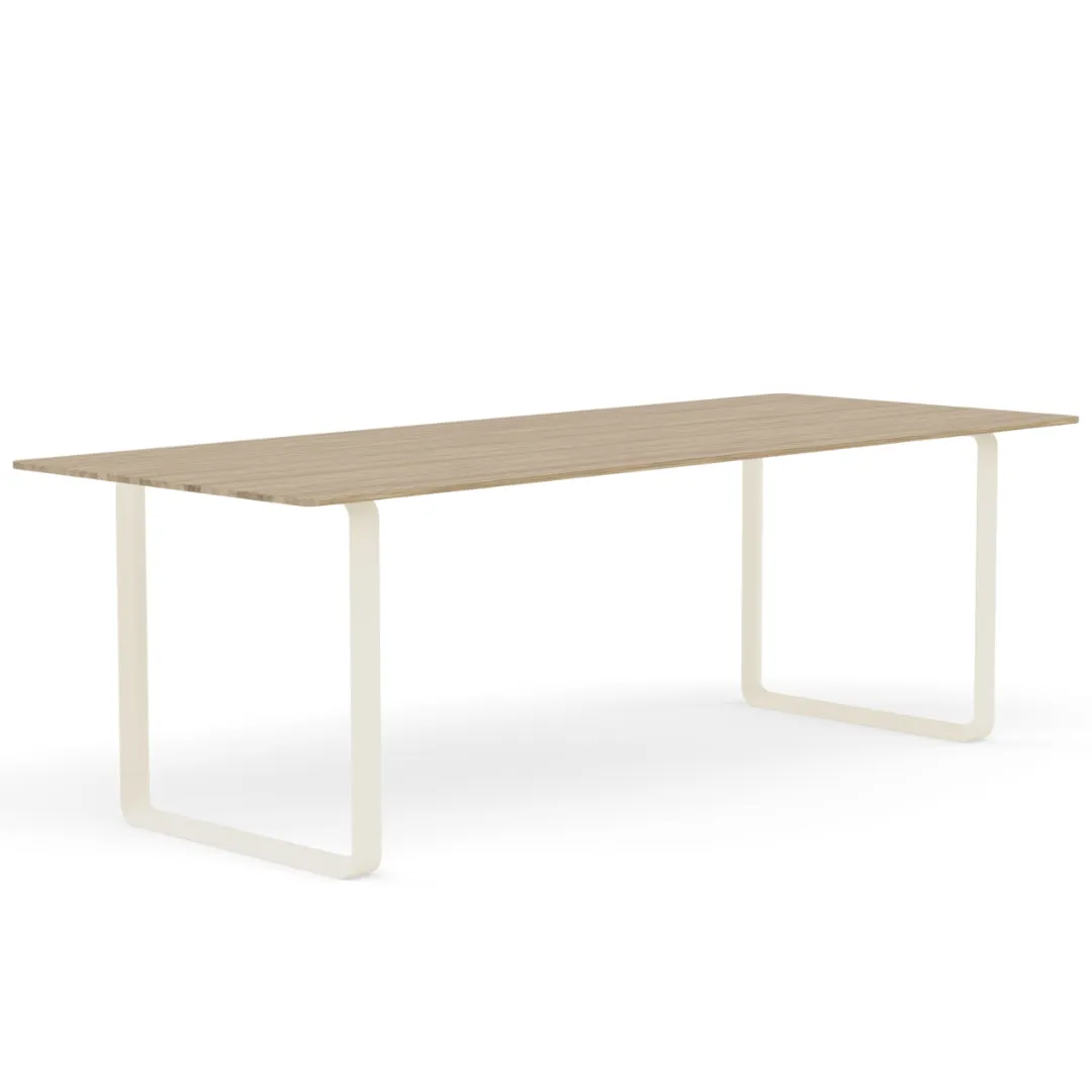 70/70 Table 225 x 90