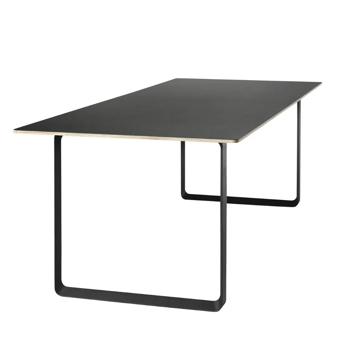70/70 Table 225 x 90