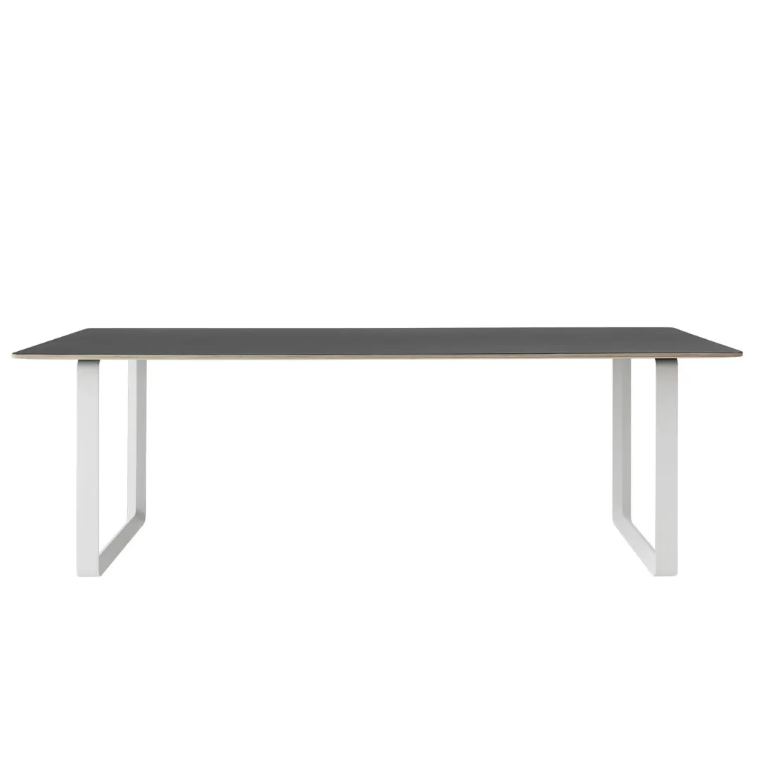 70/70 Table 225 x 90