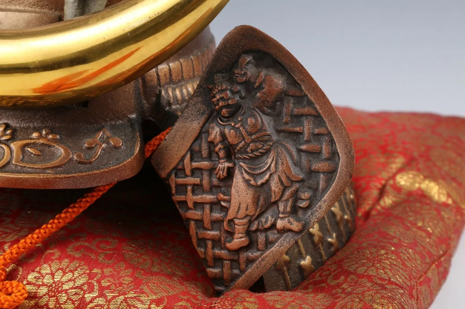 Beautiful Samurai Helmet -Shikanosuke Buddhism Kabuto with a Replica Blade-