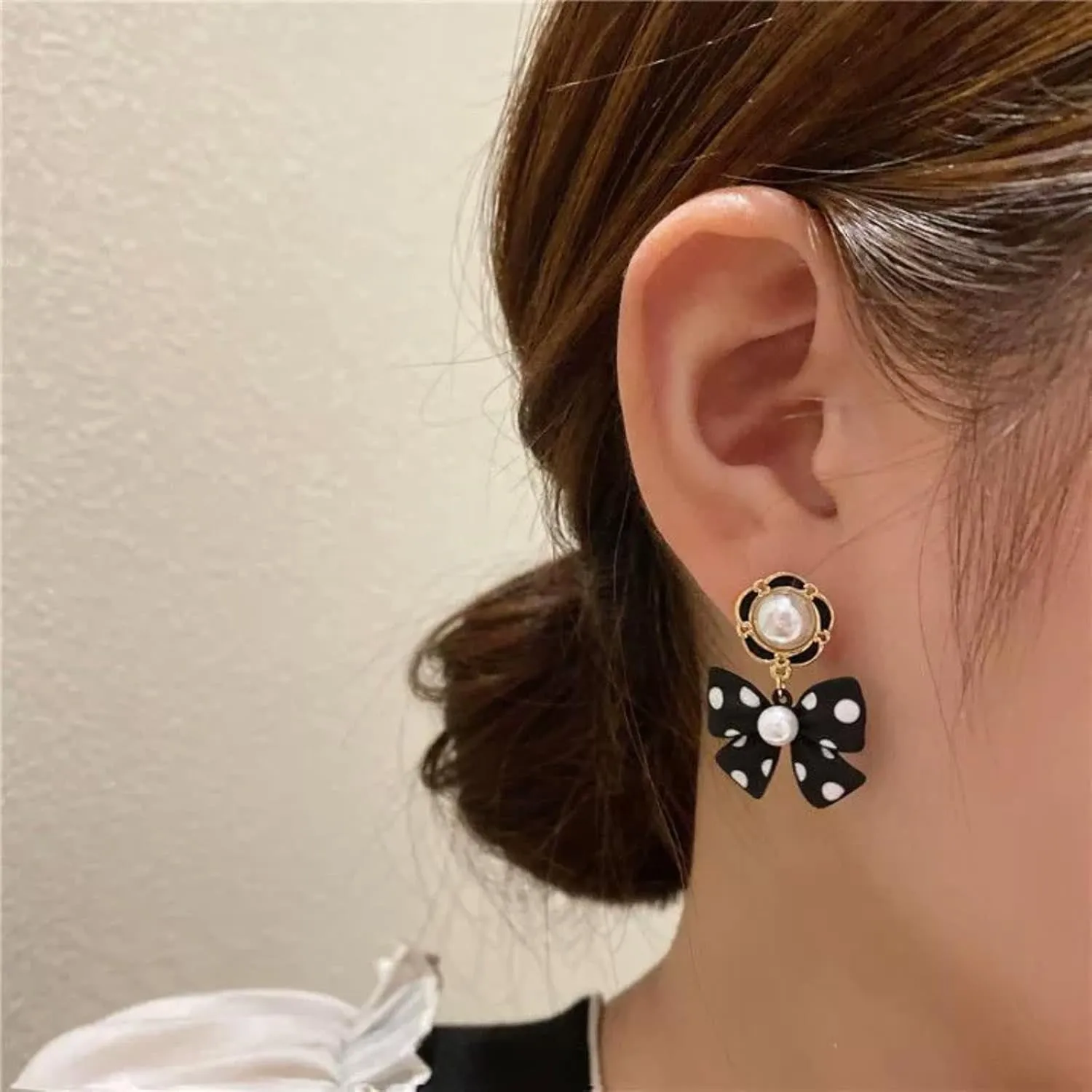 Bow Earrings for Women Pearl Dangle Jewelry, Black White Trendy Earrings Lightweight Minimalist Accessories Gift Versatile Day to Night