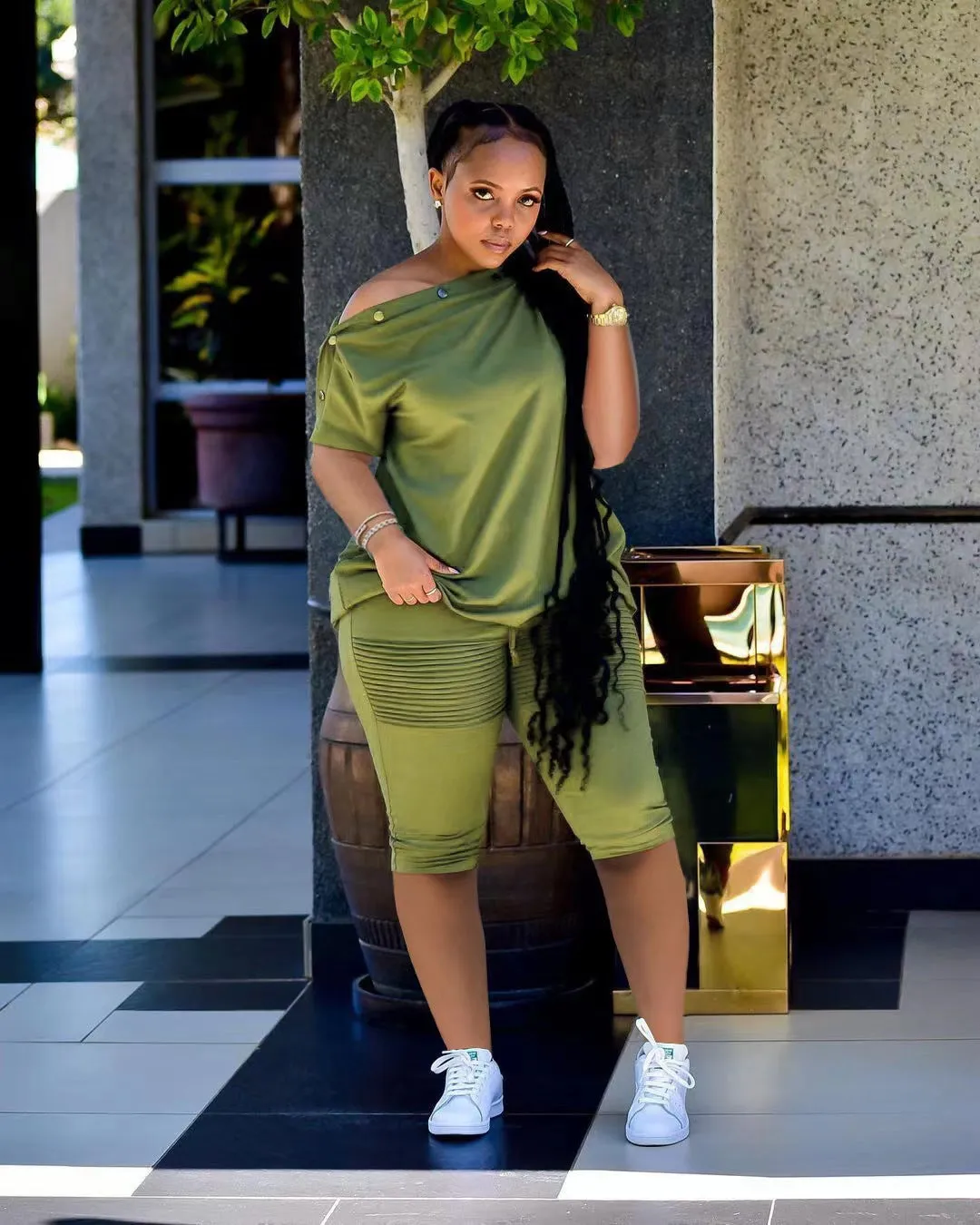 Fashion One Shoulder Breasted Loose Short Sleeve Shorts Suit（AY1822）