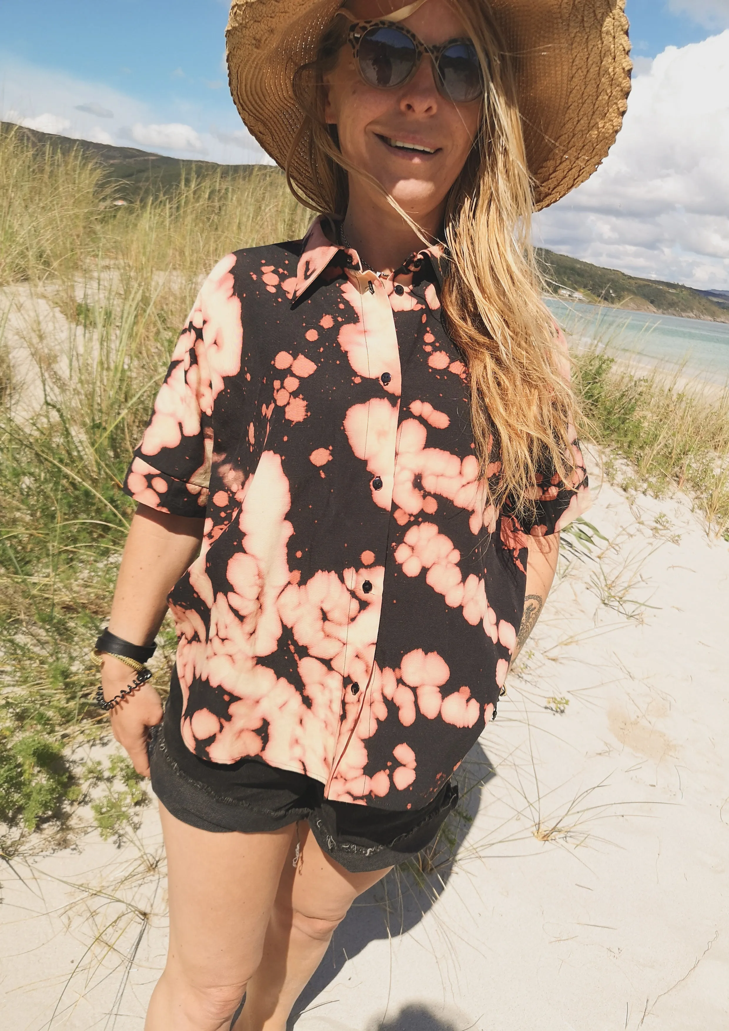 HOMEMADE - UNIQUE BLOUSE UNISEX - HAND PAINTED - black / white / pink