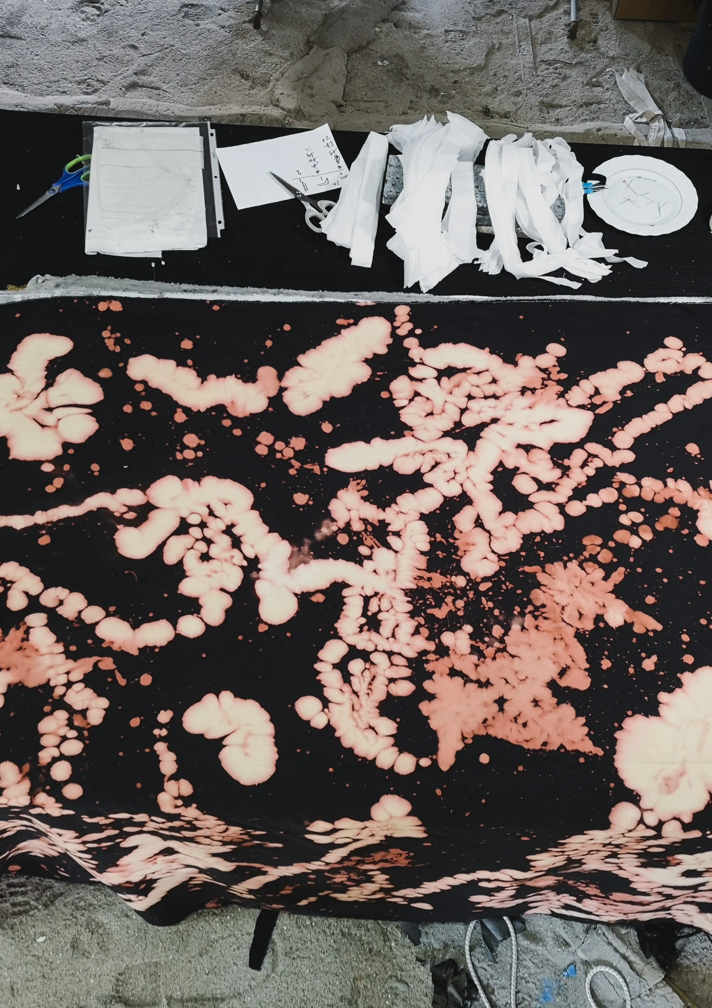HOMEMADE - UNIQUE BLOUSE UNISEX - HAND PAINTED - black / white / pink