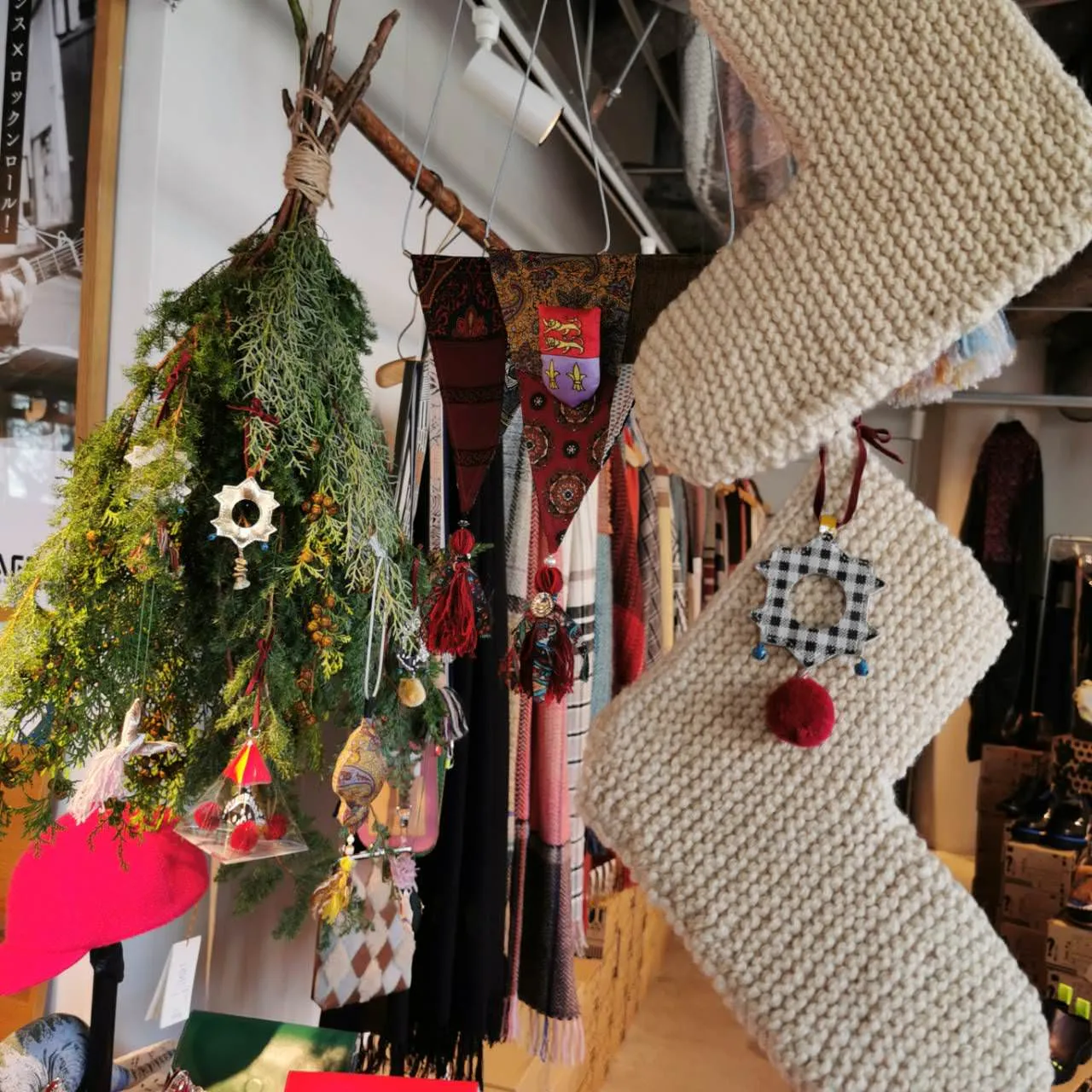 KNIT SOCKS ORNAMENT