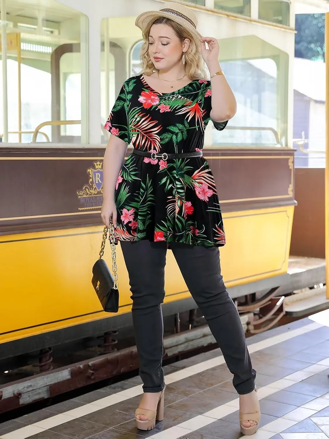 LARACE Casual Tops for Womens Summer Clothes Loose Fit Short Sleeve Shirts Flowy V Neck Tunic Plus Size Blouse