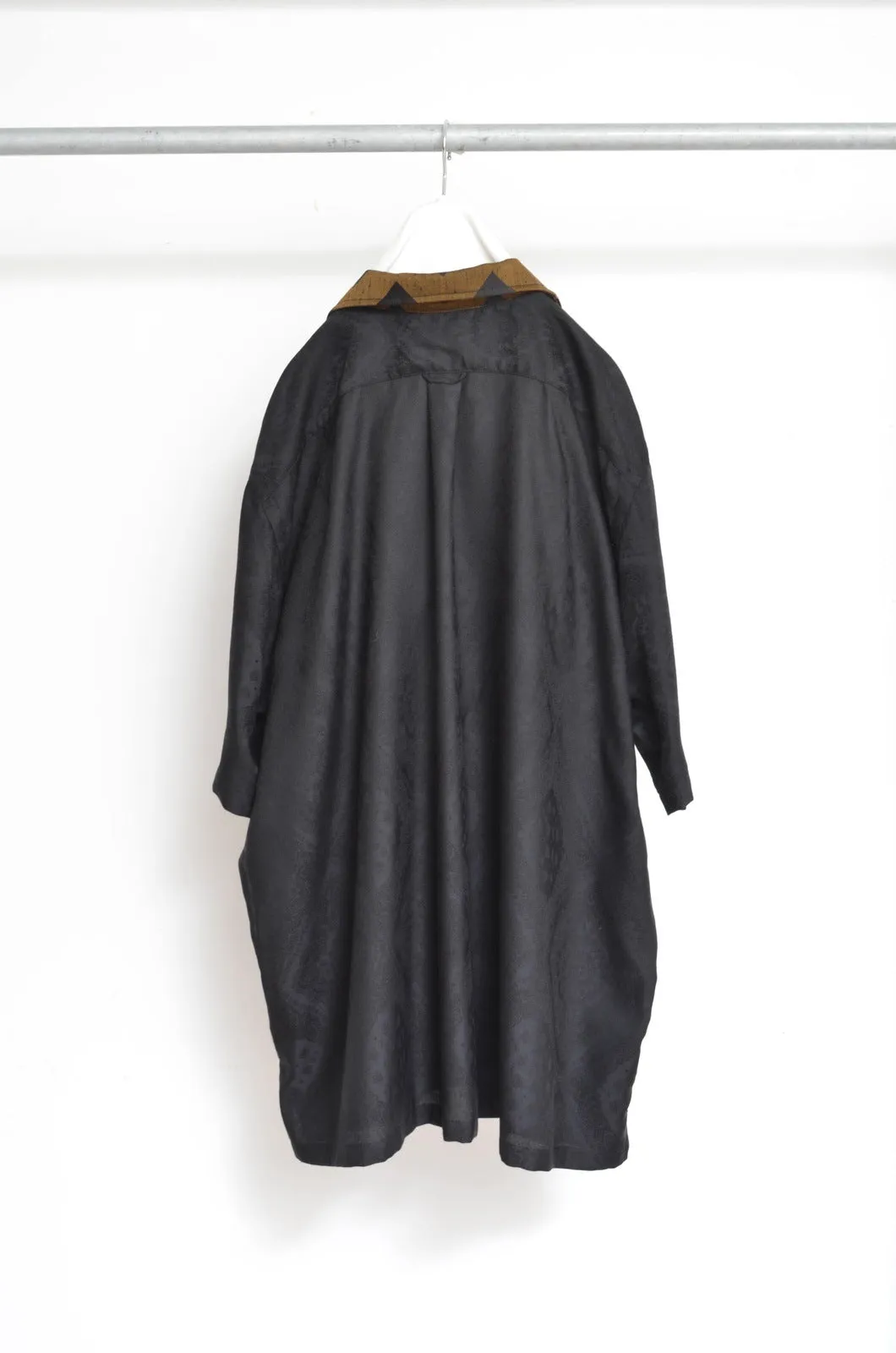 OPEN COLLAR SH_BLK PAISLEY
