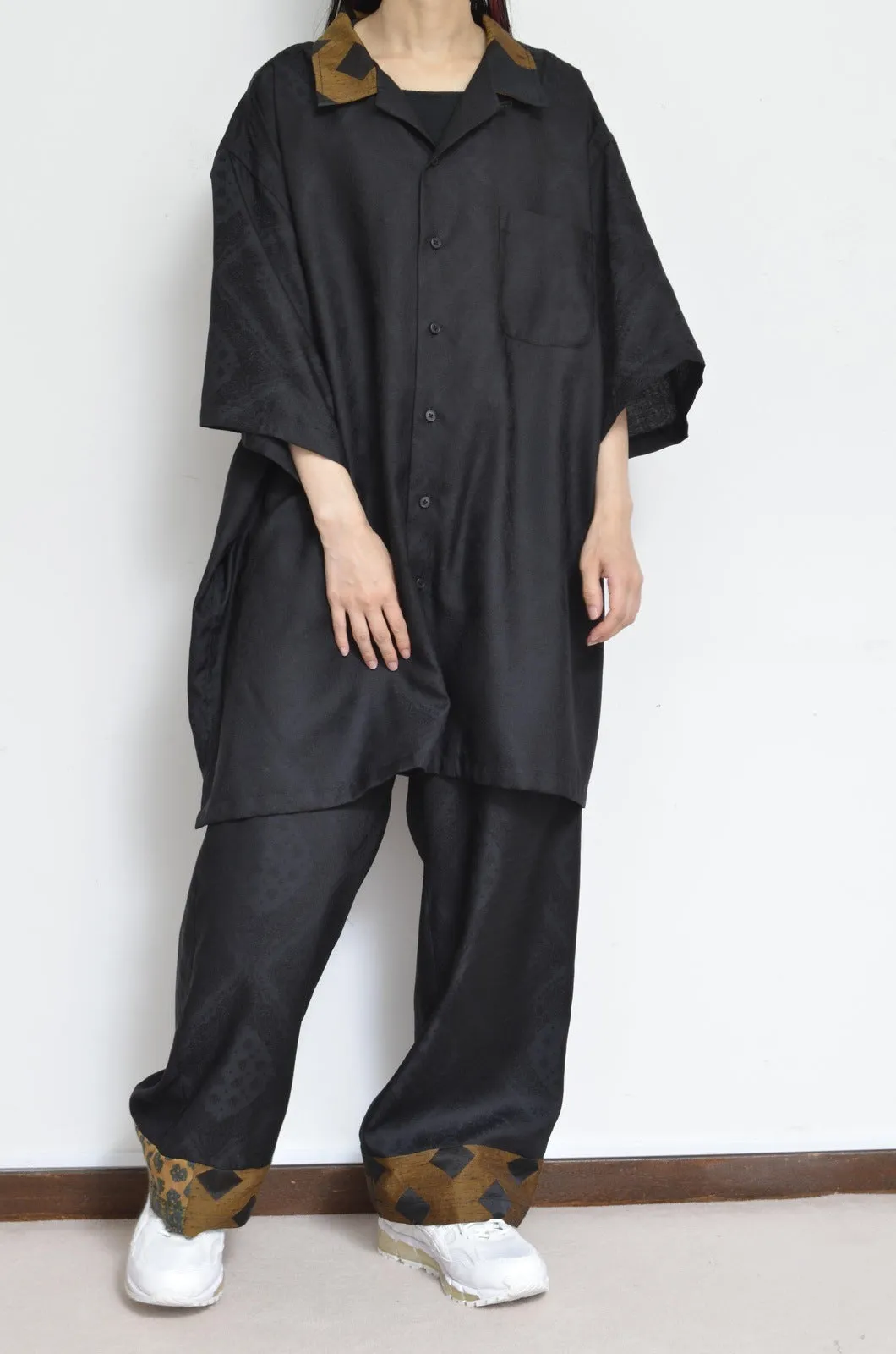 OPEN COLLAR SH_BLK PAISLEY