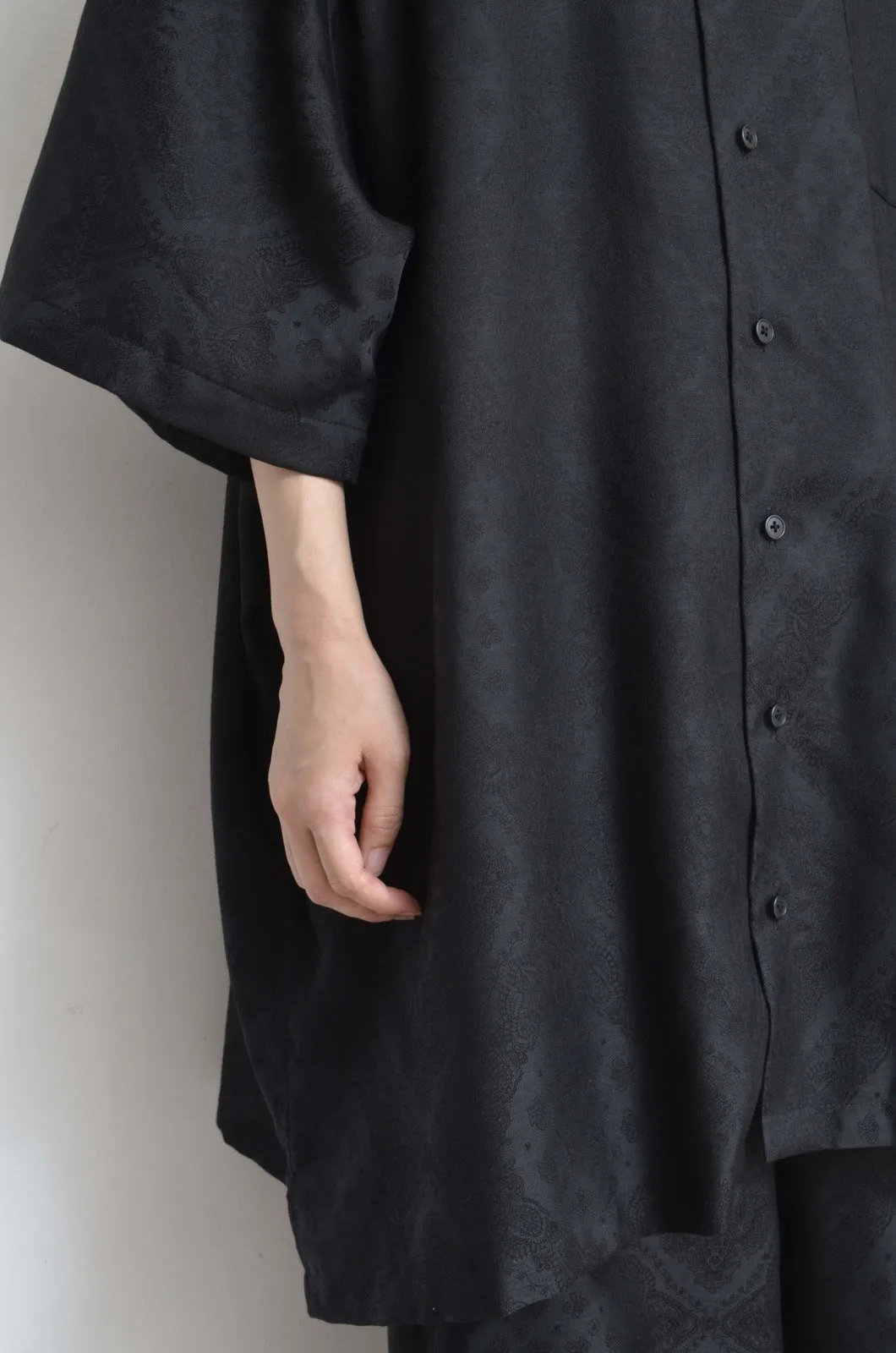 OPEN COLLAR SH_BLK PAISLEY