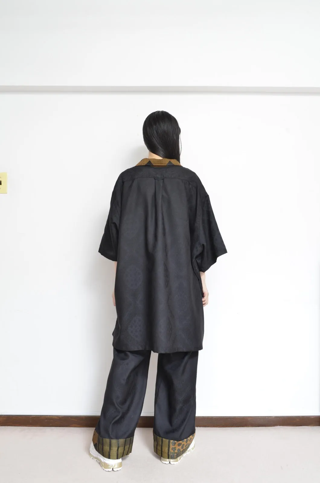 OPEN COLLAR SH_BLK PAISLEY