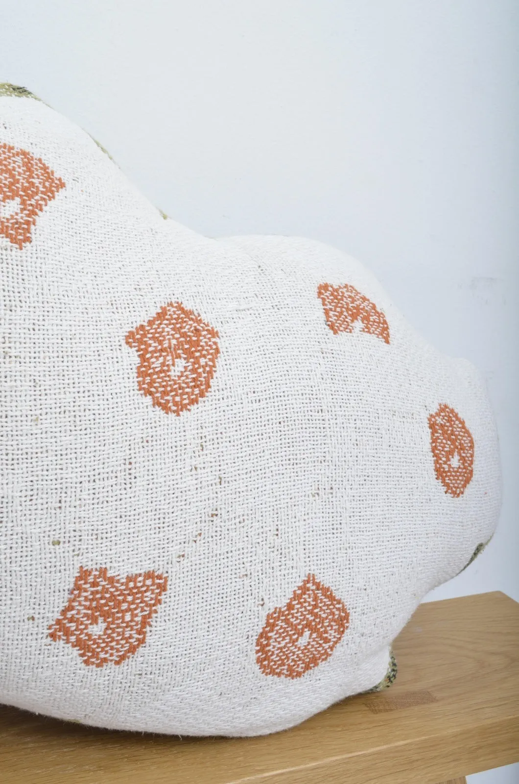 RUG CUSHION (SUISEN) / B