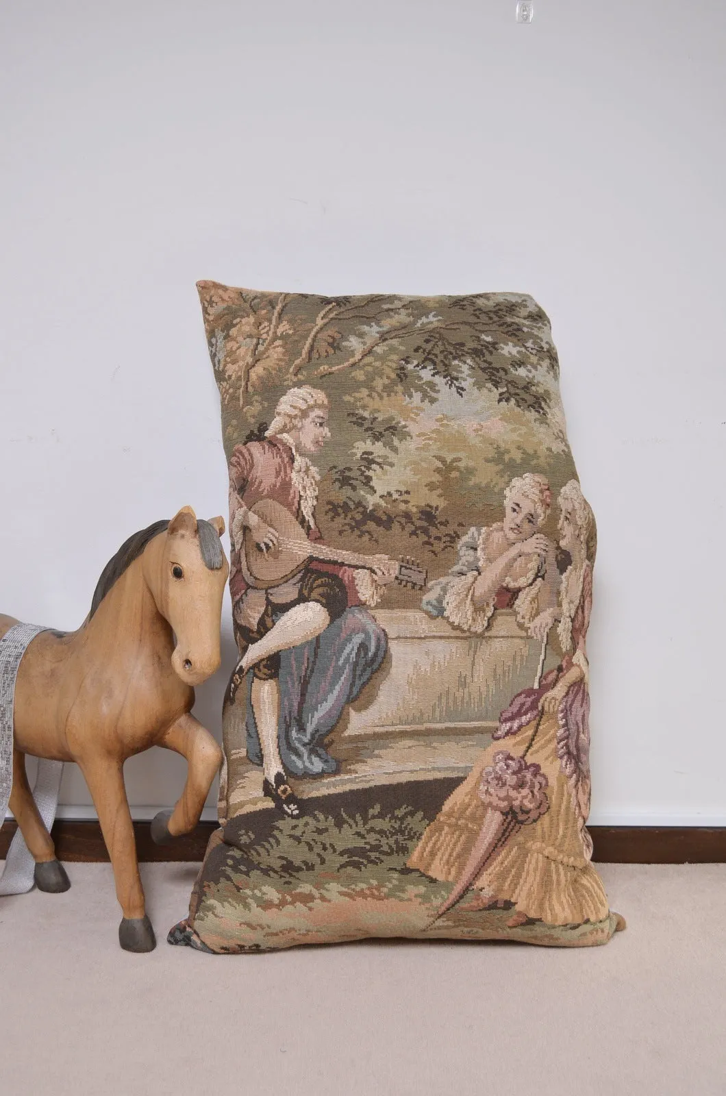 RUG CUSHION(M) / 002