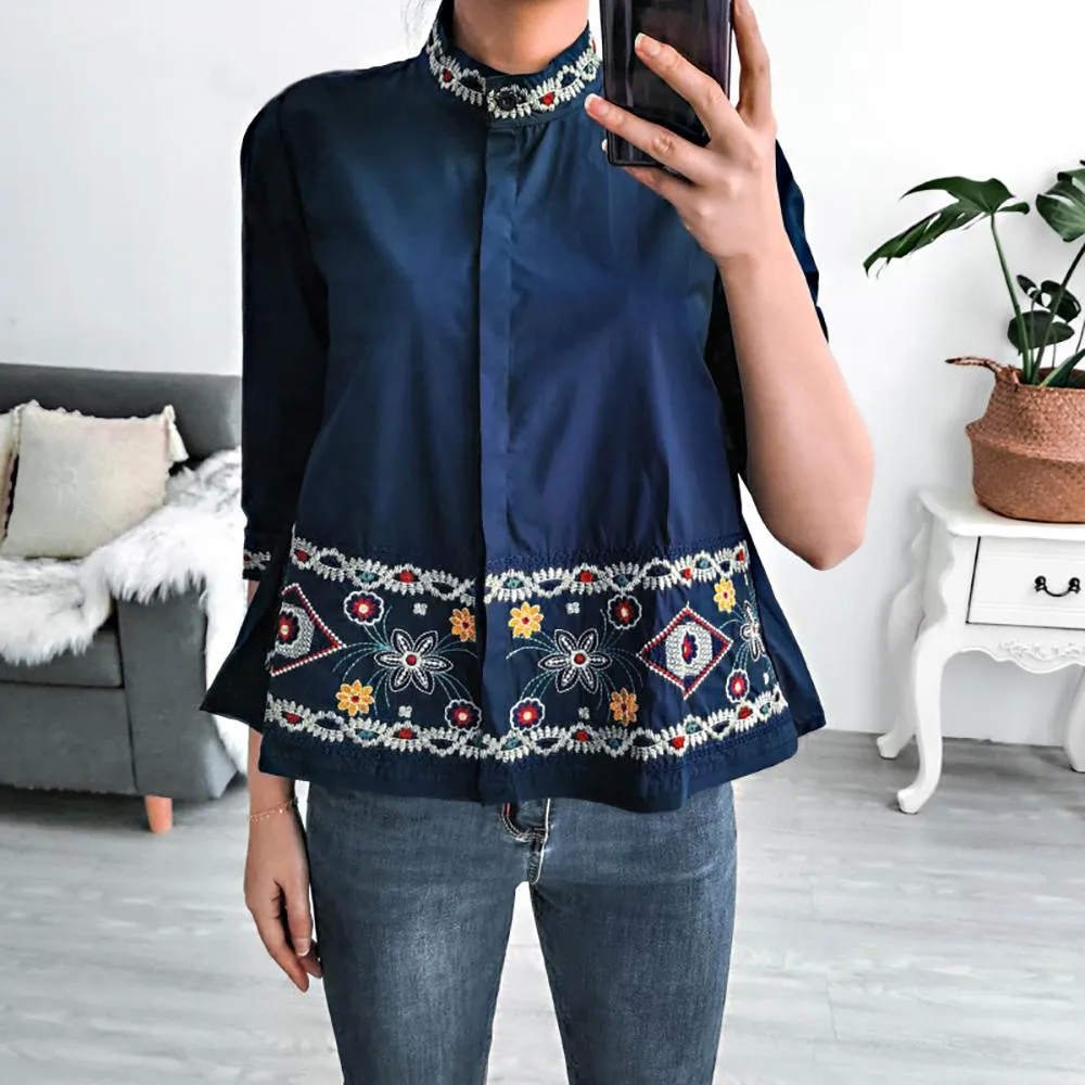 Summer Fashion 3/4 Sleeve Embroidery Casual Blouse