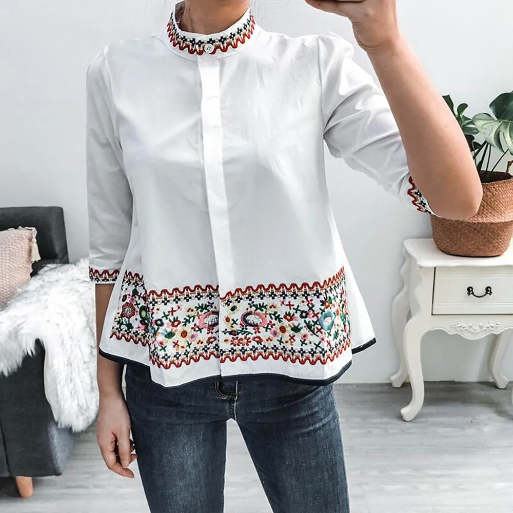 Summer Fashion 3/4 Sleeve Embroidery Casual Blouse